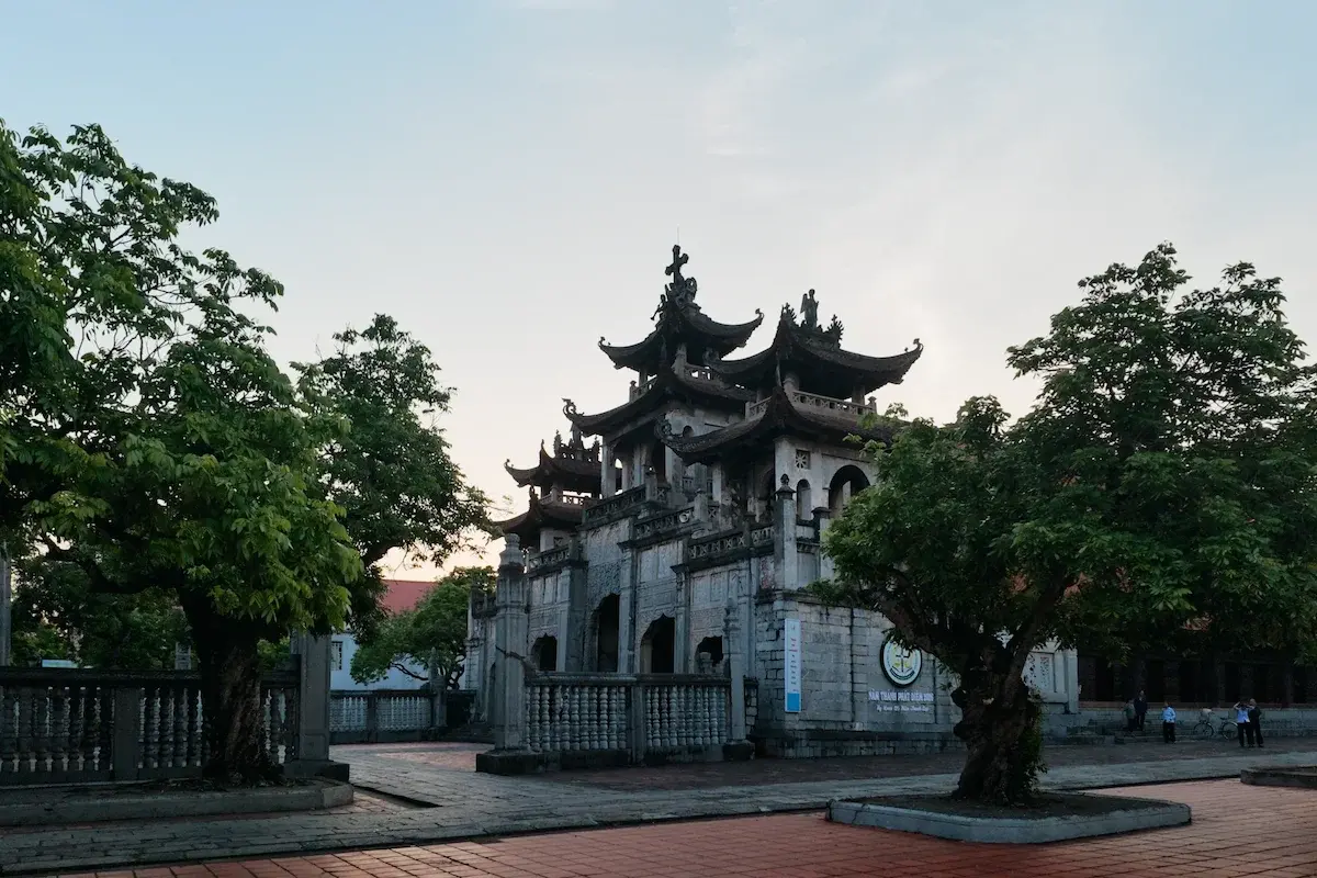 Phat Diem Cathedral Photo Guide: Best Angles, Lighting & Courtyards