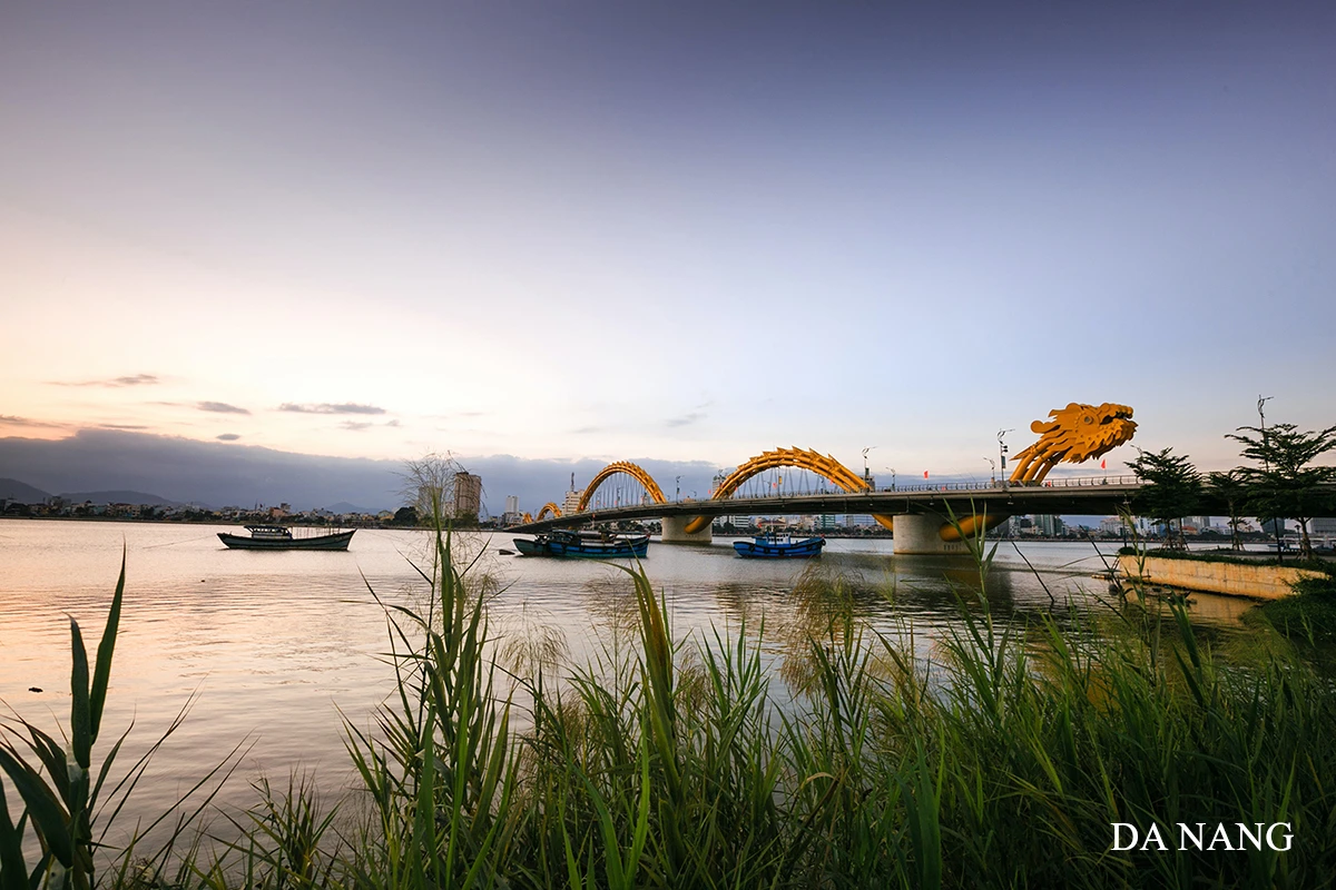 Dragon Bridge over the Han River in Da Nang
